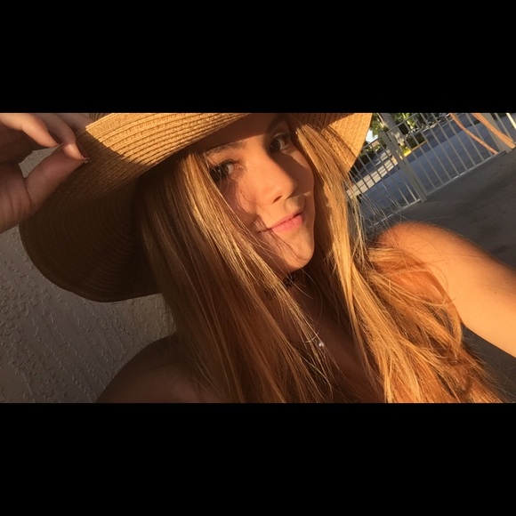 Beach/pool hat - Picture 2 of 2